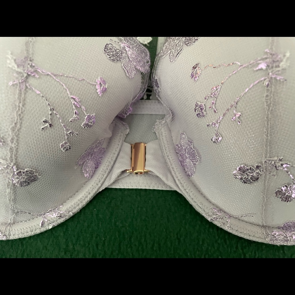 Victoria’s Secret BODY BY VICTORIA Full Coverage Shimmer Floral Racerback Bra - Picture 5 of 16